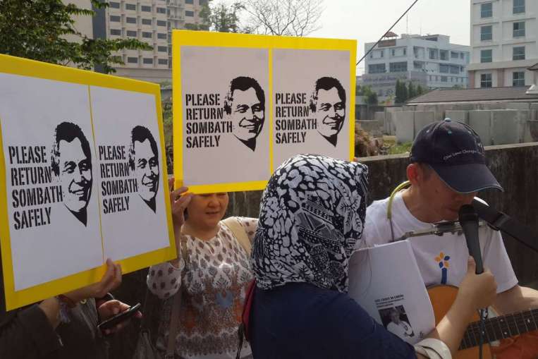 Lao Embassy-Bangkok-2013